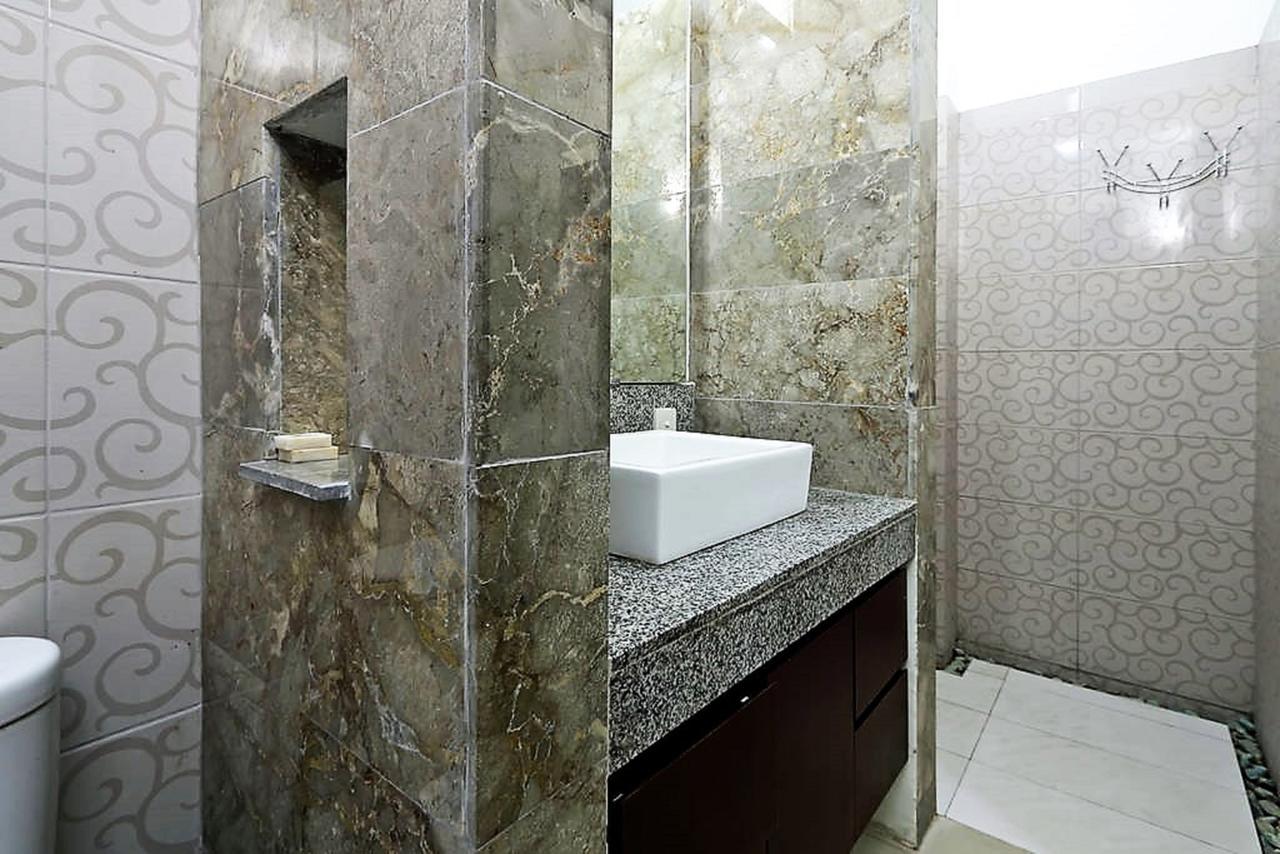 Indah Homestay Семиняк Екстериор снимка